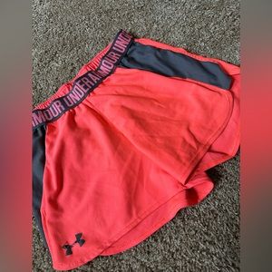 Under armor size small / medium shorts